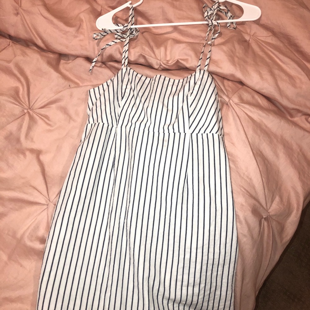Pacsun tied dress!